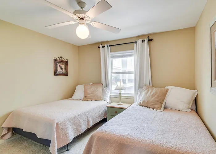 Holiday home Gem: Walk To Beach, 8 Mi To The Wharf! *